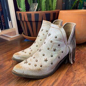 Circle G Women's White Fringe Fashion Booties - Size 8 (womens)